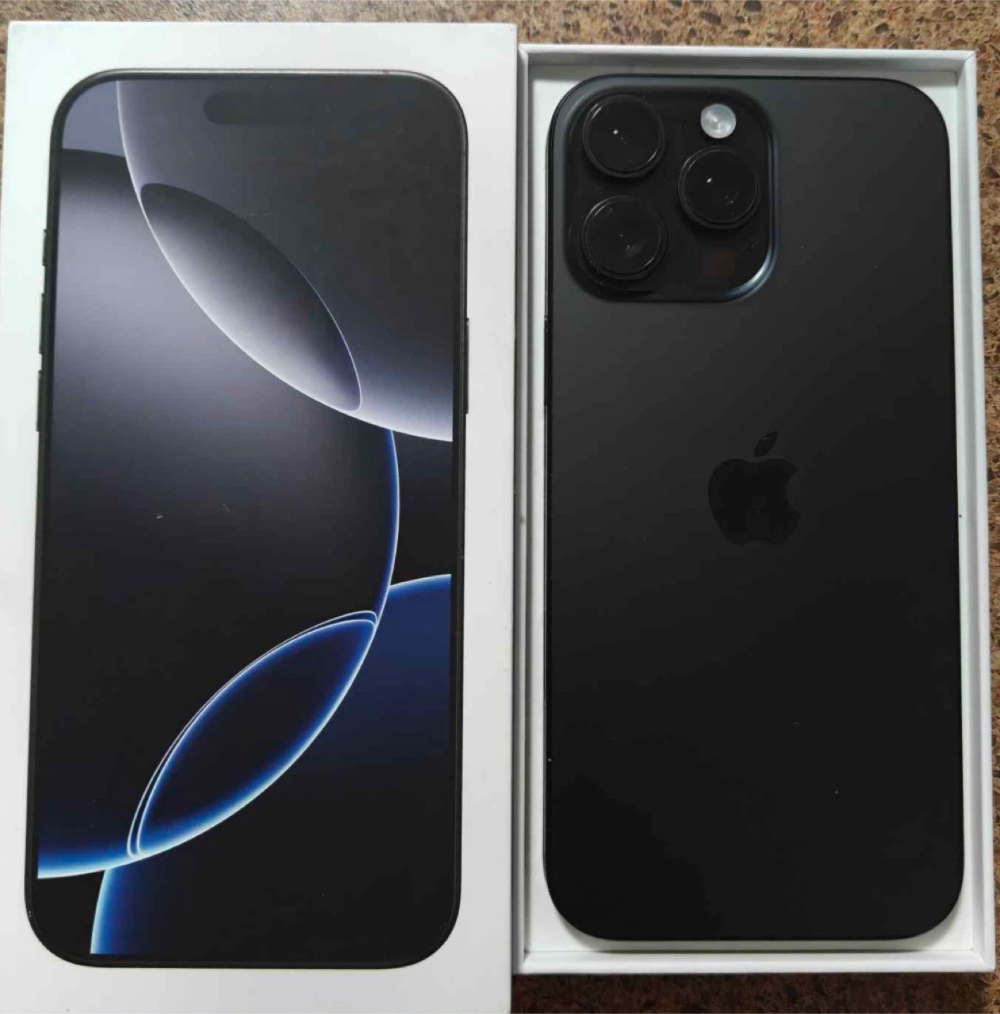 iPhone 16 Pro Max