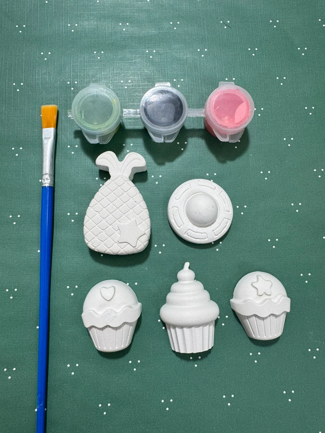 Color your own fridge magnet