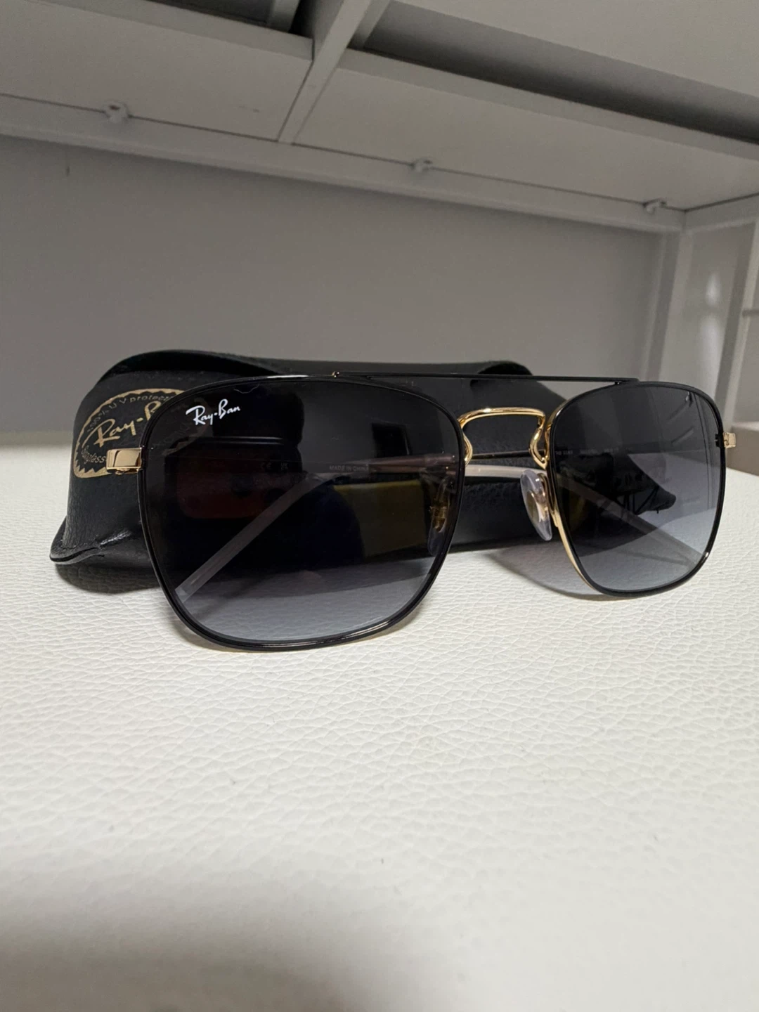 Ray-Ban Sunglasses with Case - photo 2