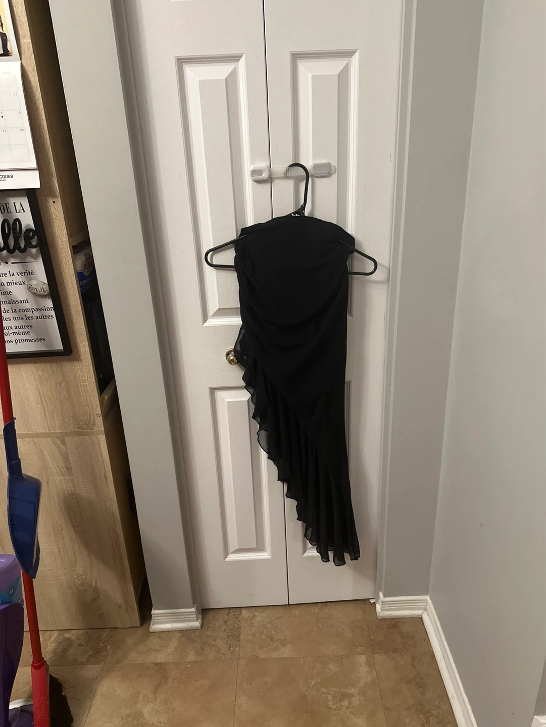 Jupe noire chic avec volants