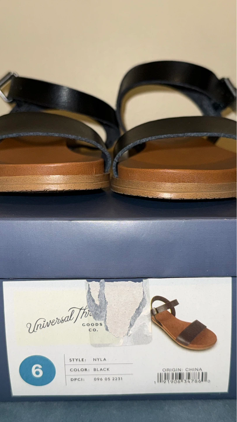 Universal Thread Black Sandals Size 6 W - photo 3