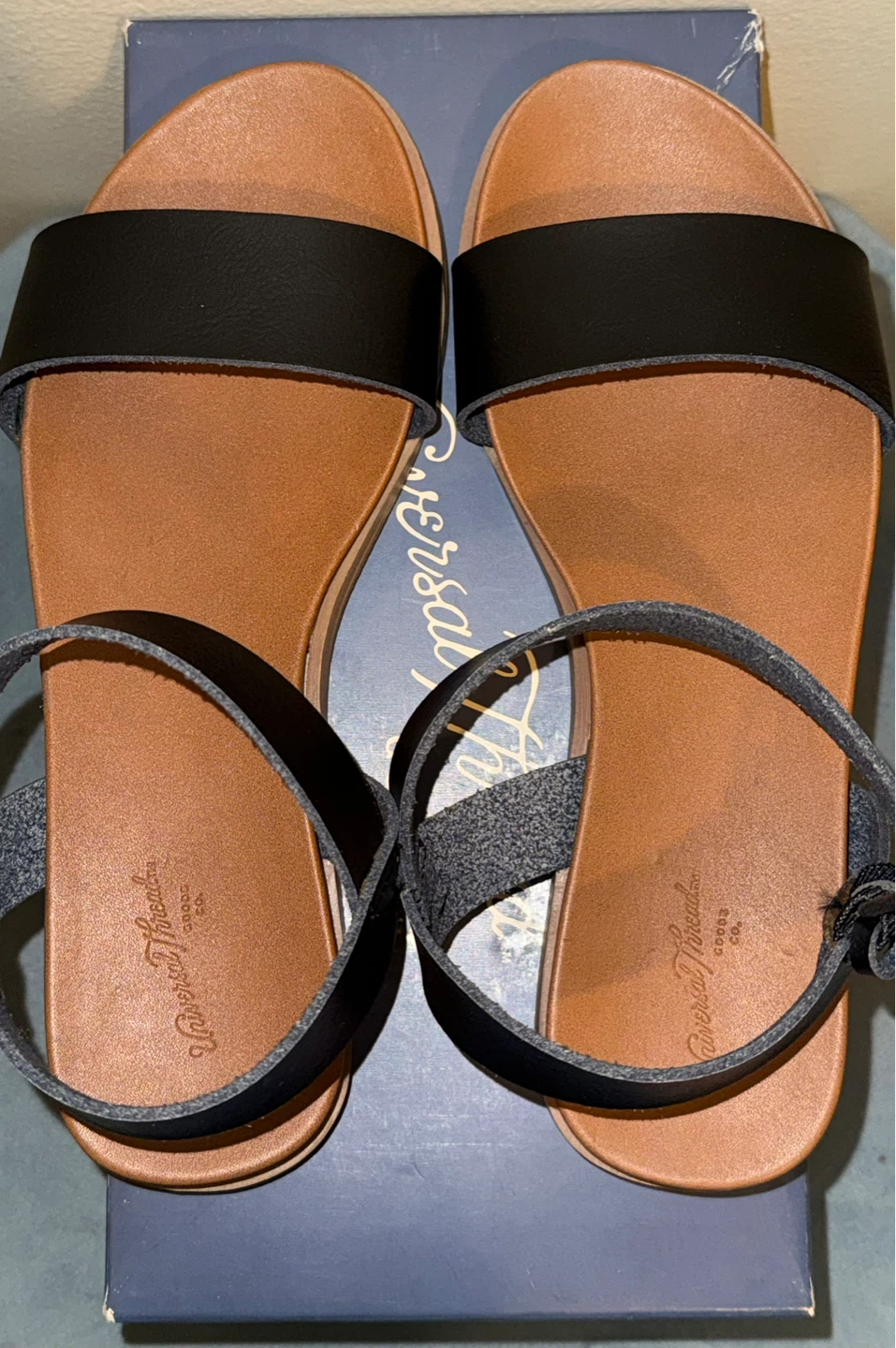 Universal Thread Black Sandals Size 6 W