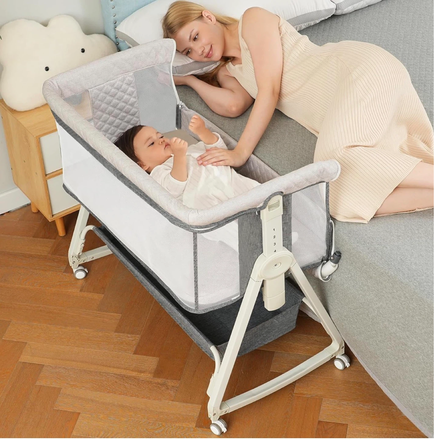 Co-Sleeper Baby Bassinet with Wheels