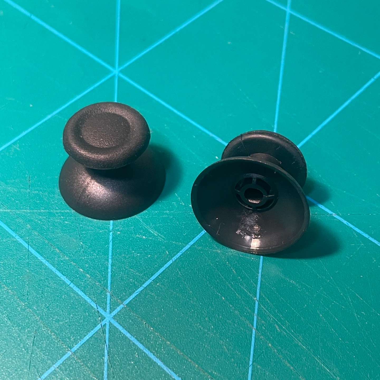 PS4 + PS5 Controller Thumbstick Cap Replacements NEW - photo 2