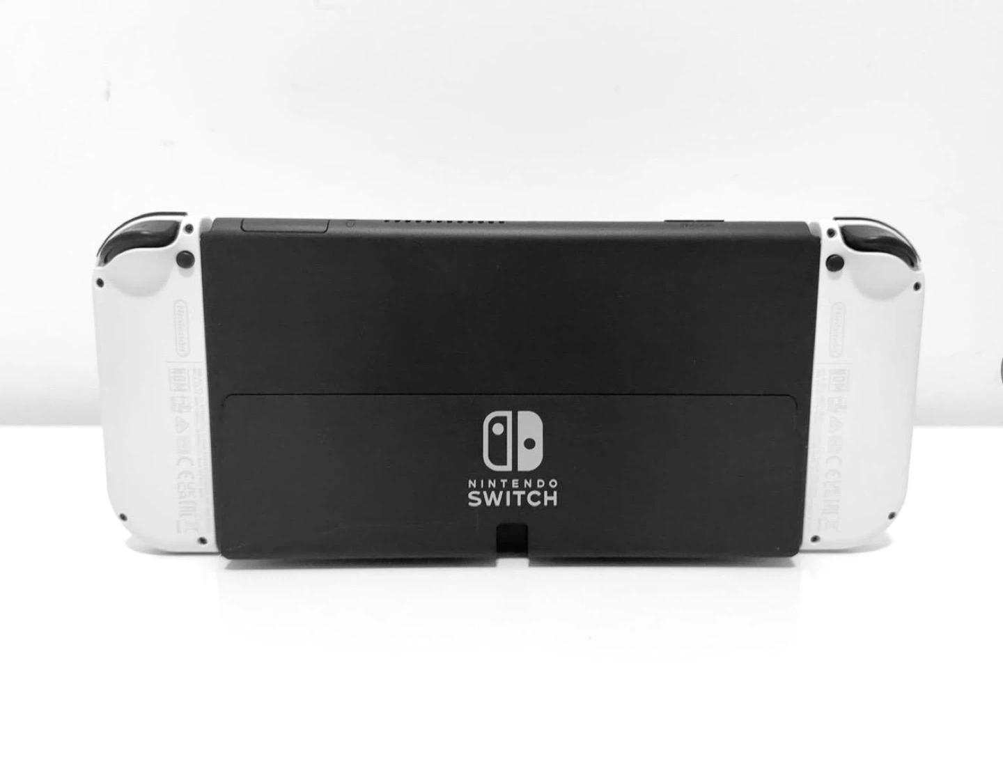 White Nintendo Oled - photo 3