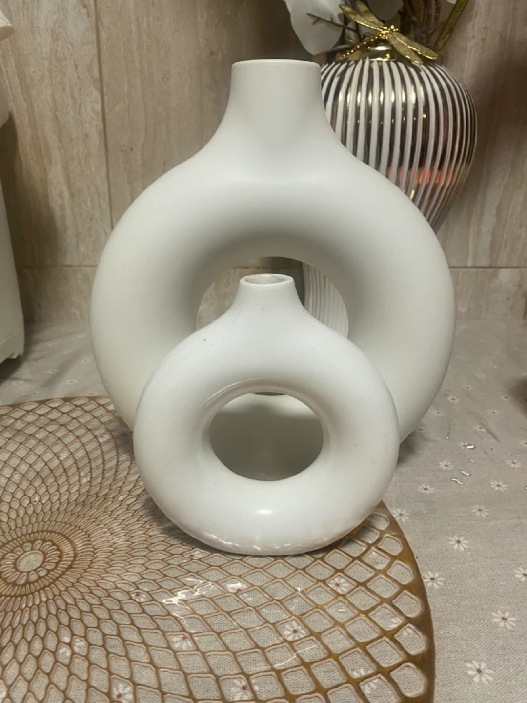 Set of 2 White Donut Vases