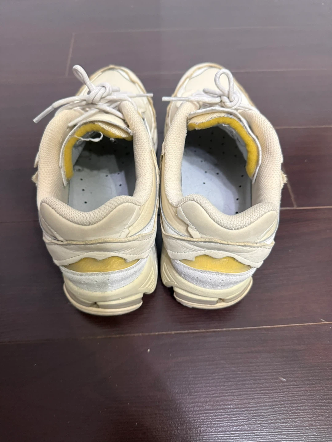 New Balance 2002R Beige Sneakers - photo 5