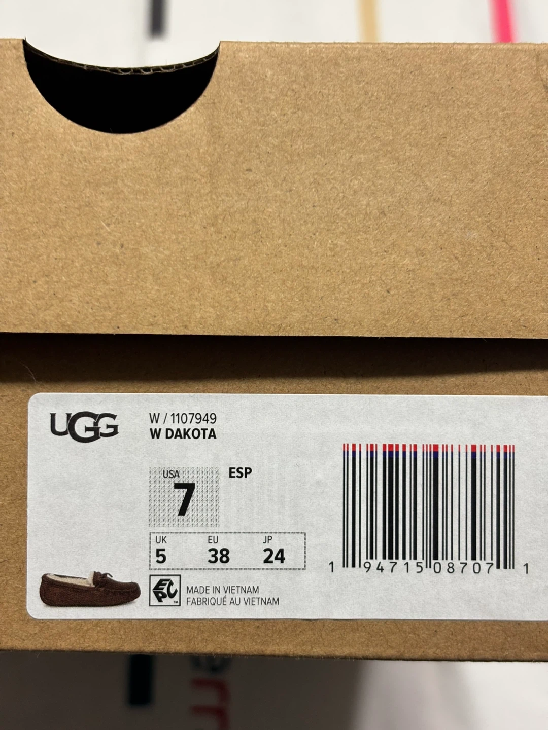 UGG W Dakota Moccasins - Size 7 - photo 2