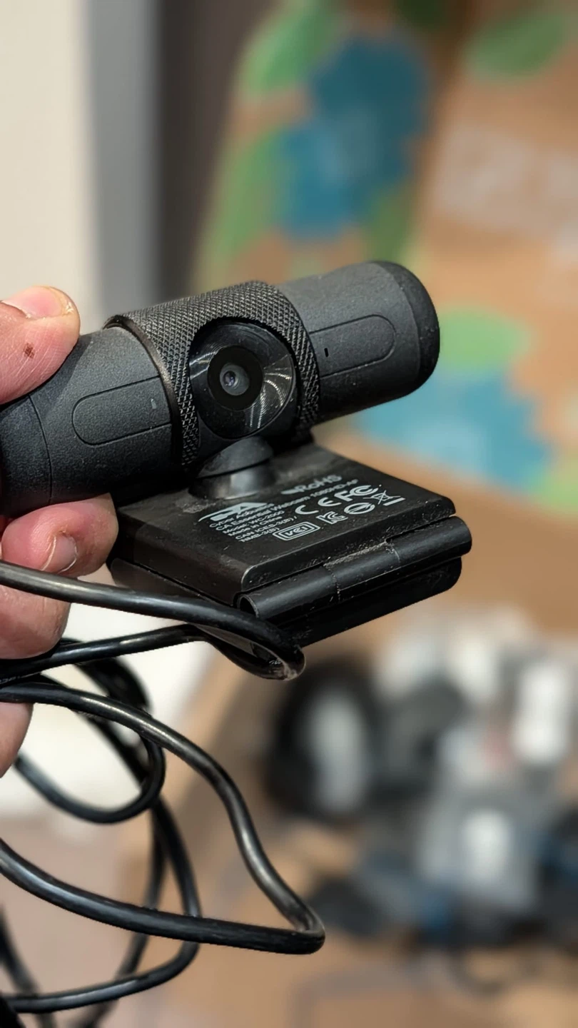 Functional Webcam, Mouse, and a bunch of wires - photo 5