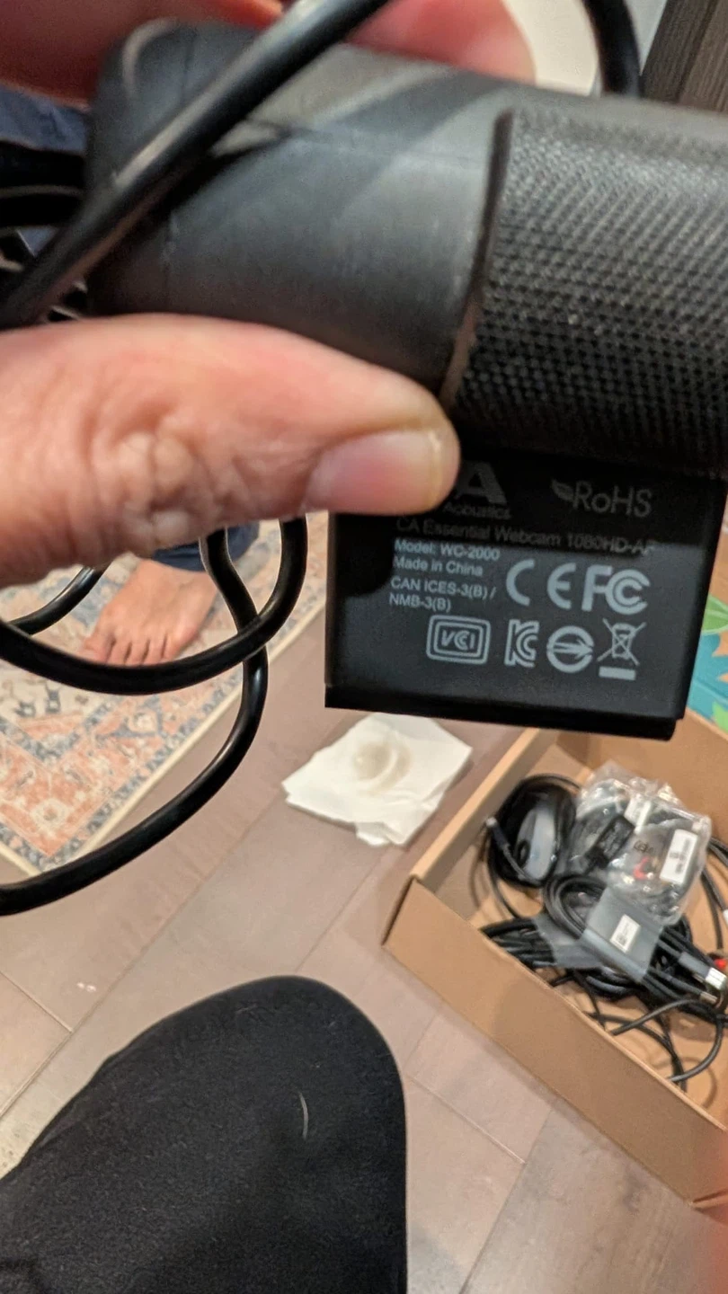 Functional Webcam, Mouse, and a bunch of wires - photo 3