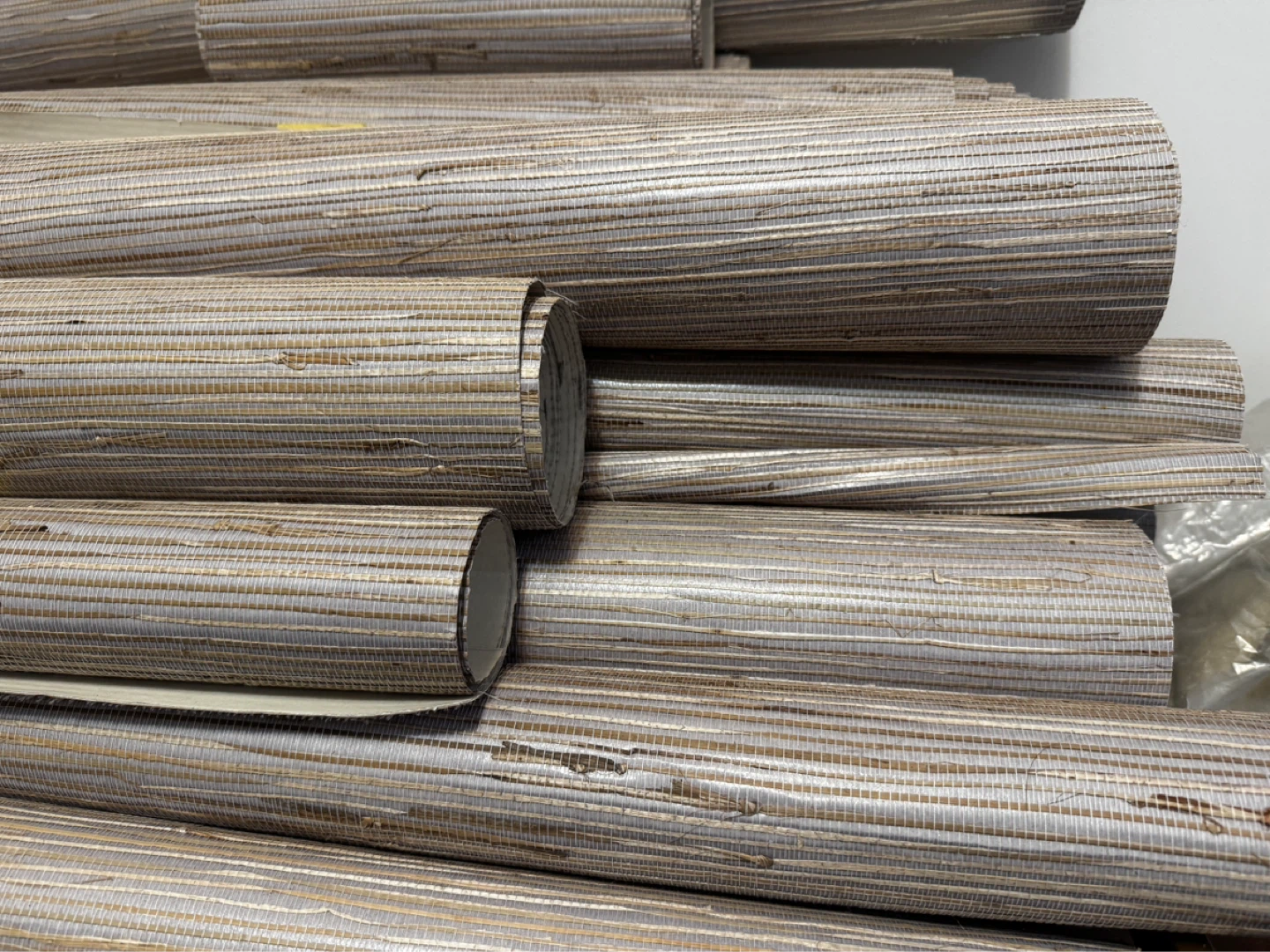 Rolls of Grasscloth Wallpaper - photo 2
