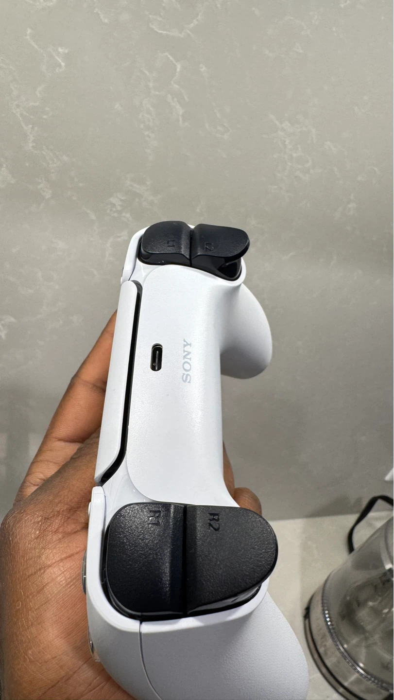 PS5 DualSense Wireless Controller - photo 5