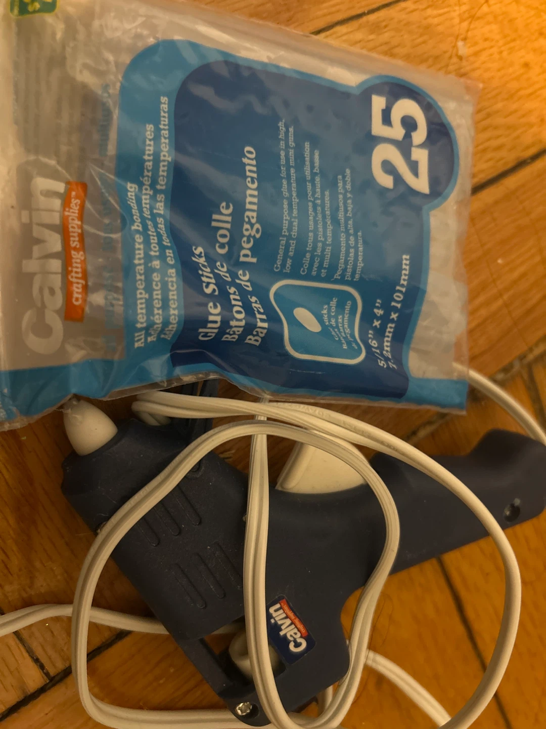 Brand-new Glue Gun with 25 Glue Sticks