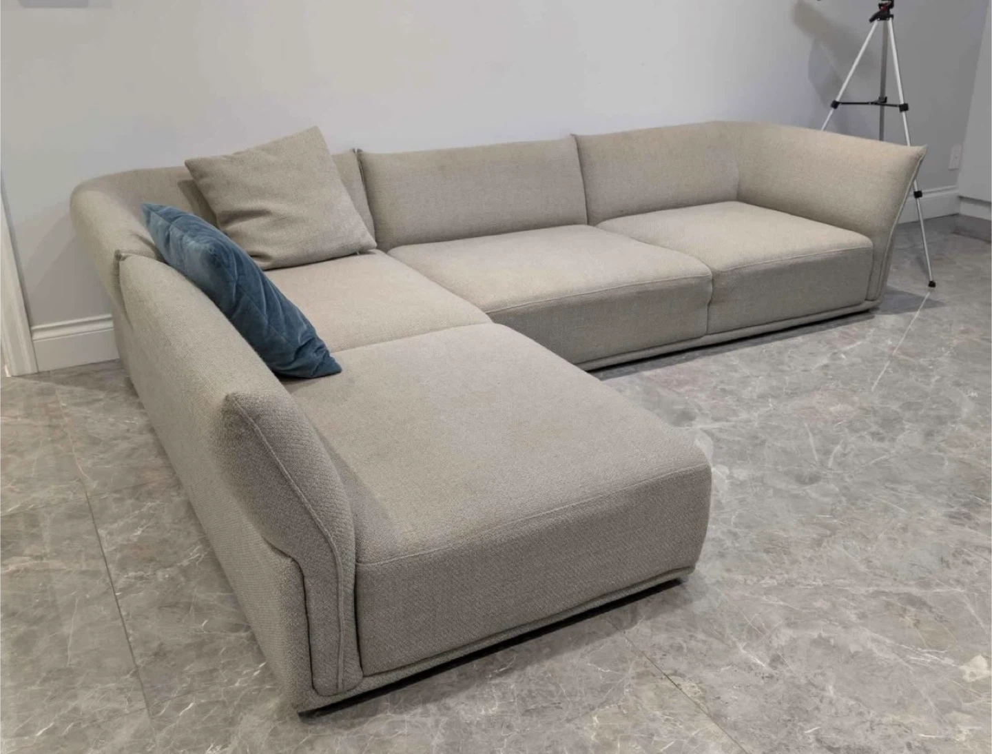 Modern Light Grey L-Shaped Sectional Sofa - photo 2