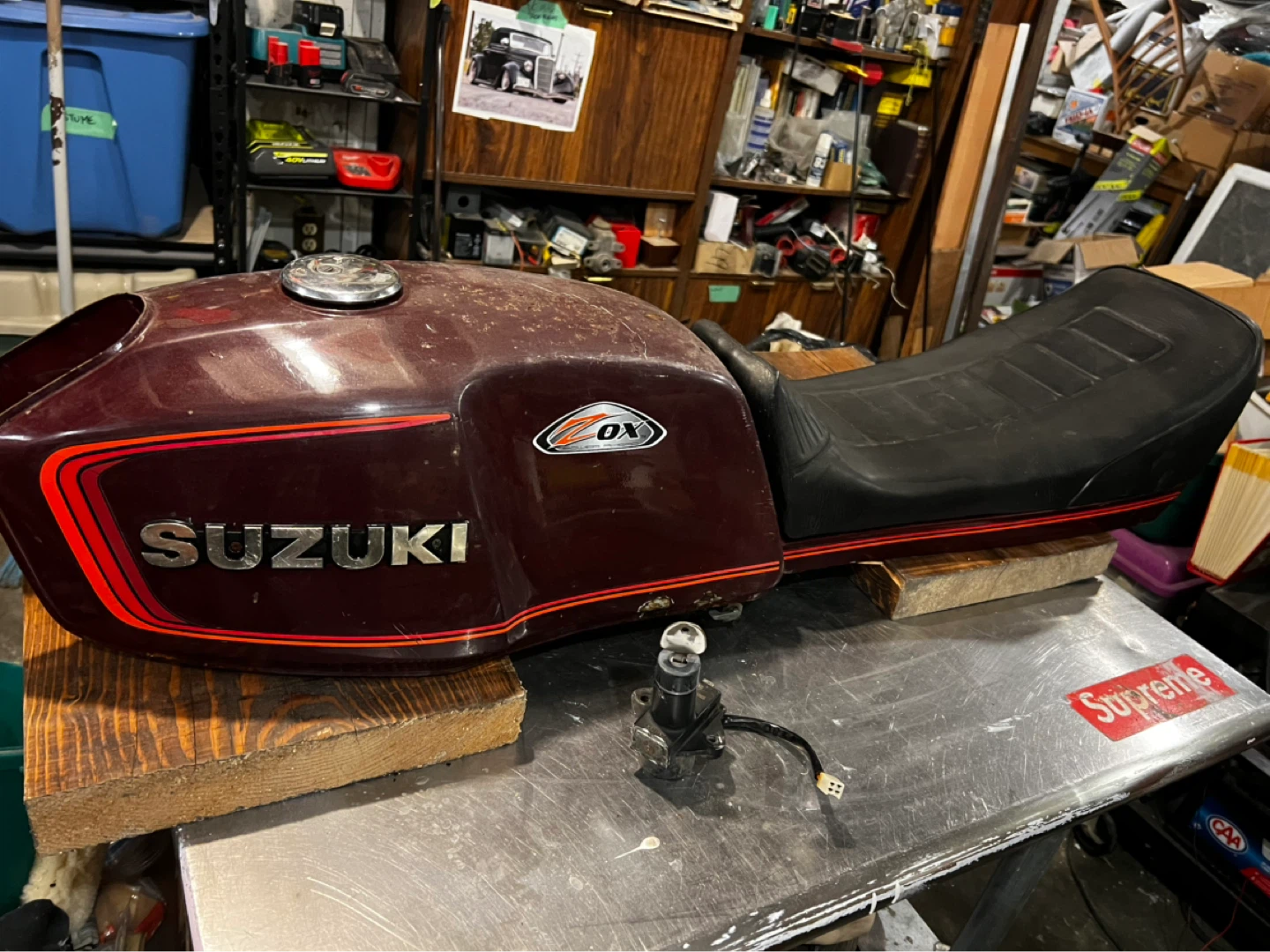 Suzuki Motorcycle Gas Tank and Seat - photo 2