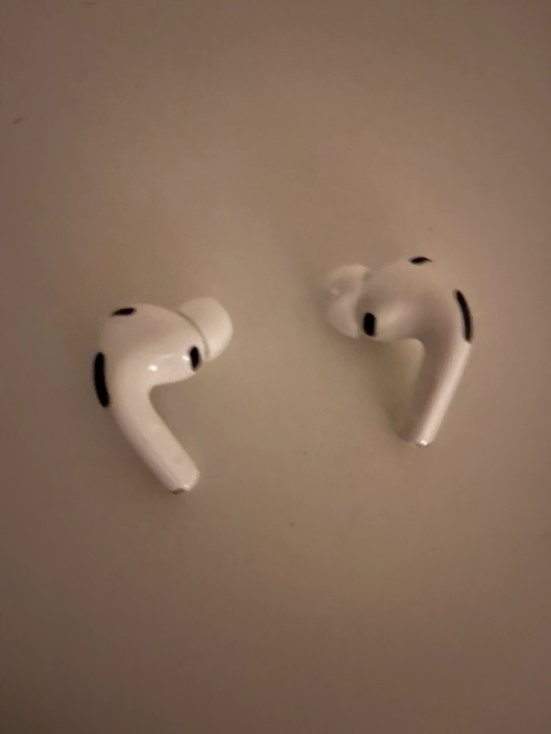 Apple AirPods Pro (Left & Right Earbuds)
