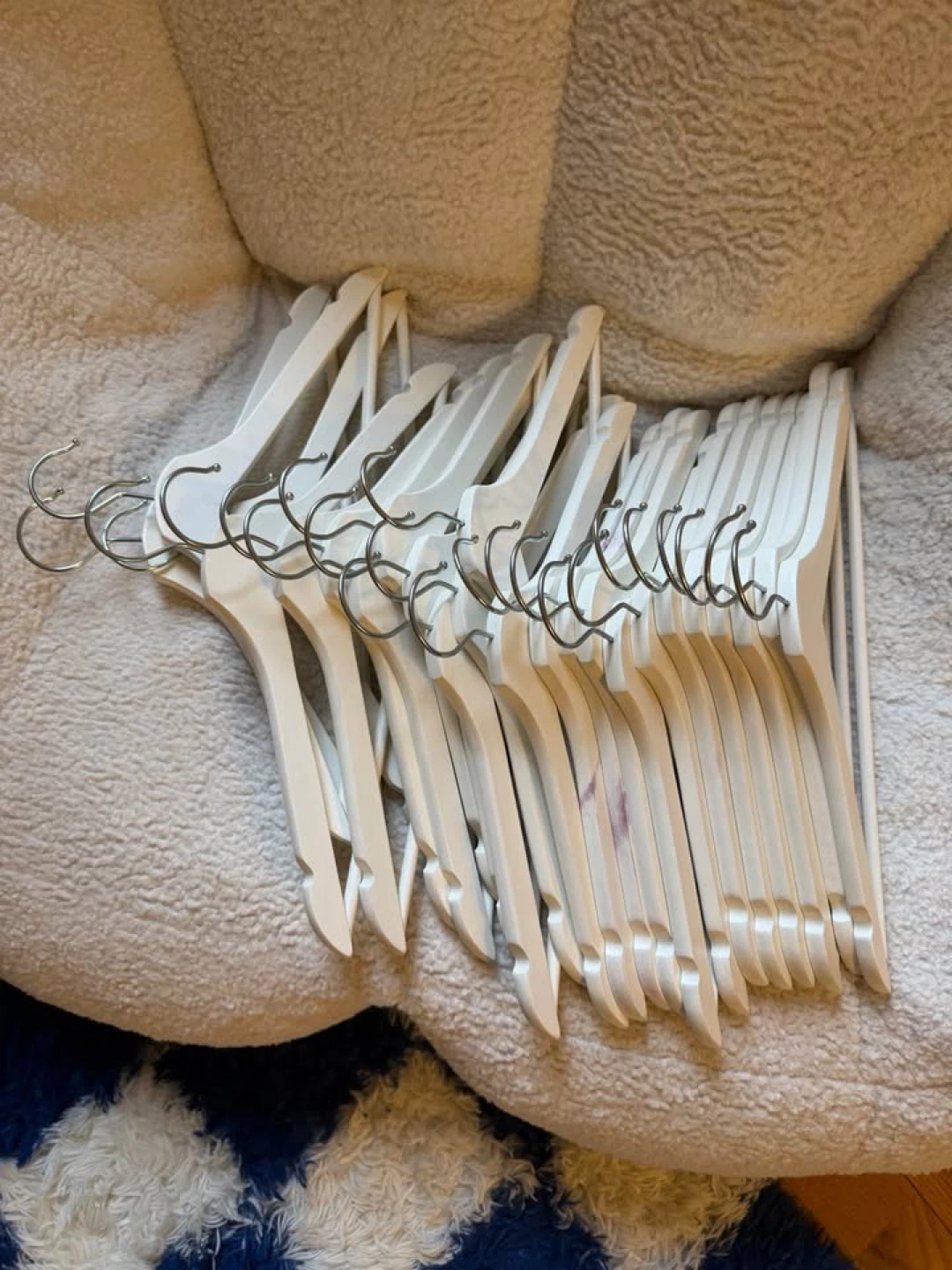White Wooden Hangers - photo 2