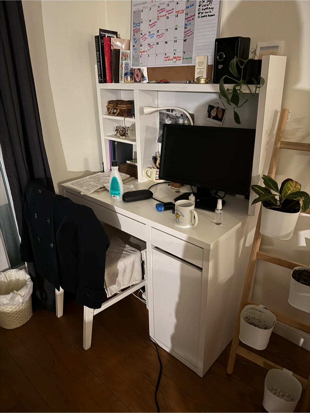 IKEA MICKE White Desk with Hutch - photo 2