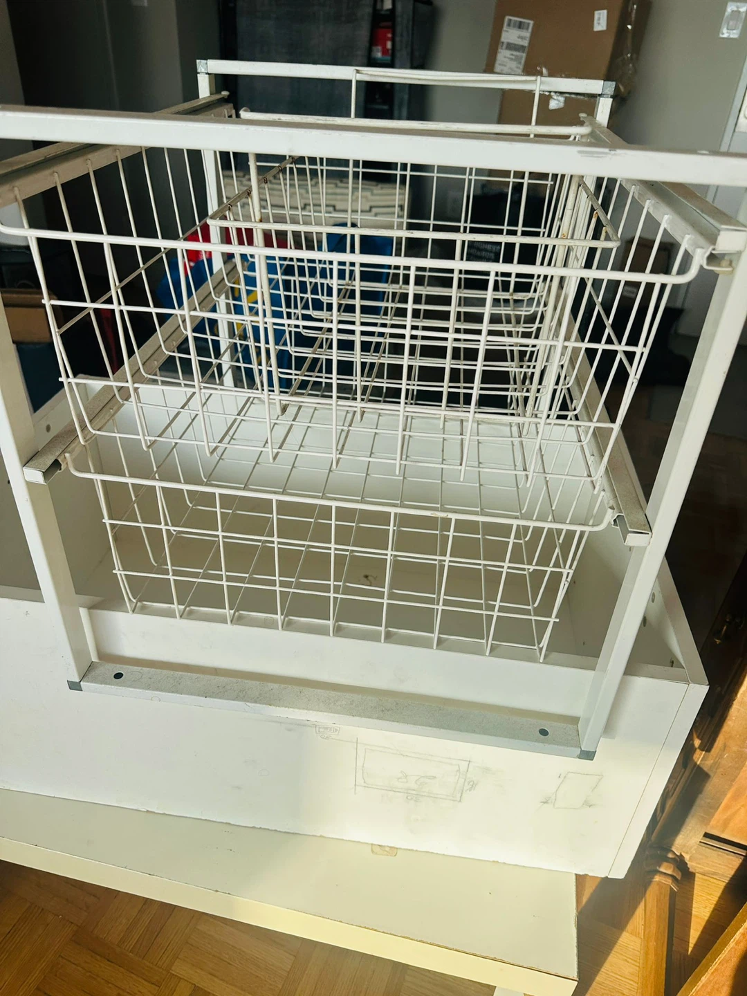 White metal wire drawer shelving unit - photo 2