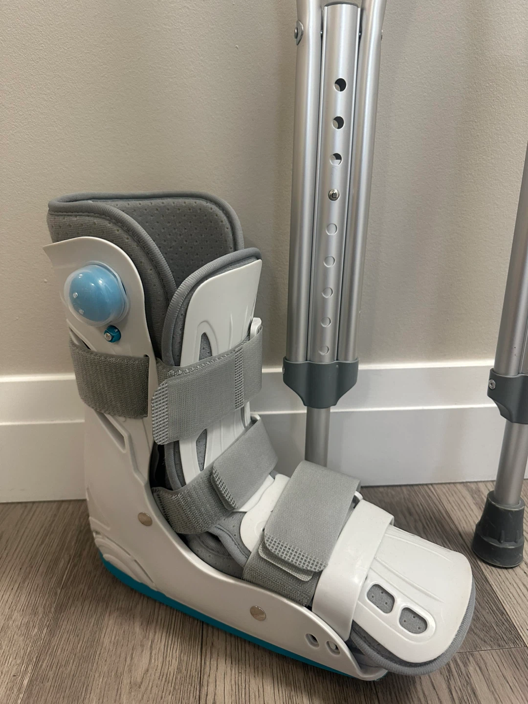 Air Walker Boot (M) with Crutches - photo 3