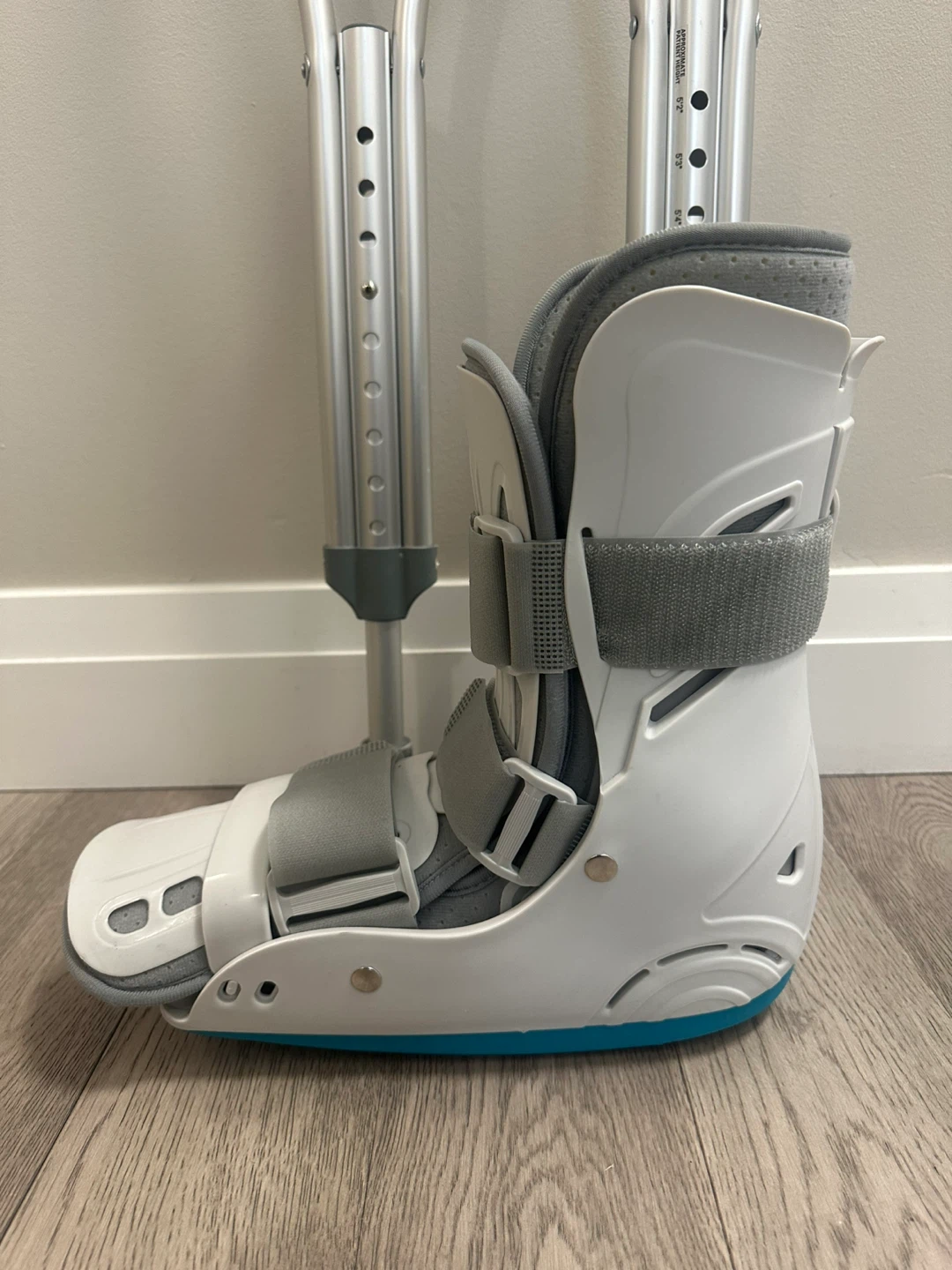 Air Walker Boot (M) with Crutches - photo 2