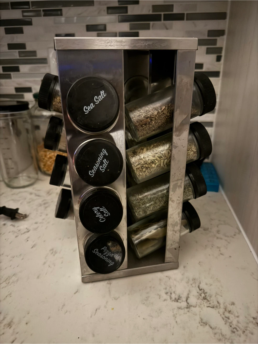 Spice Rack with 16 Jars (comes with spices)