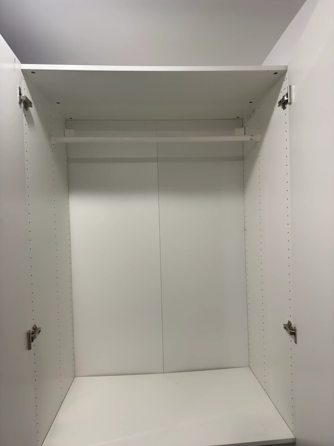 White 2-Door Wardrobe - photo 3