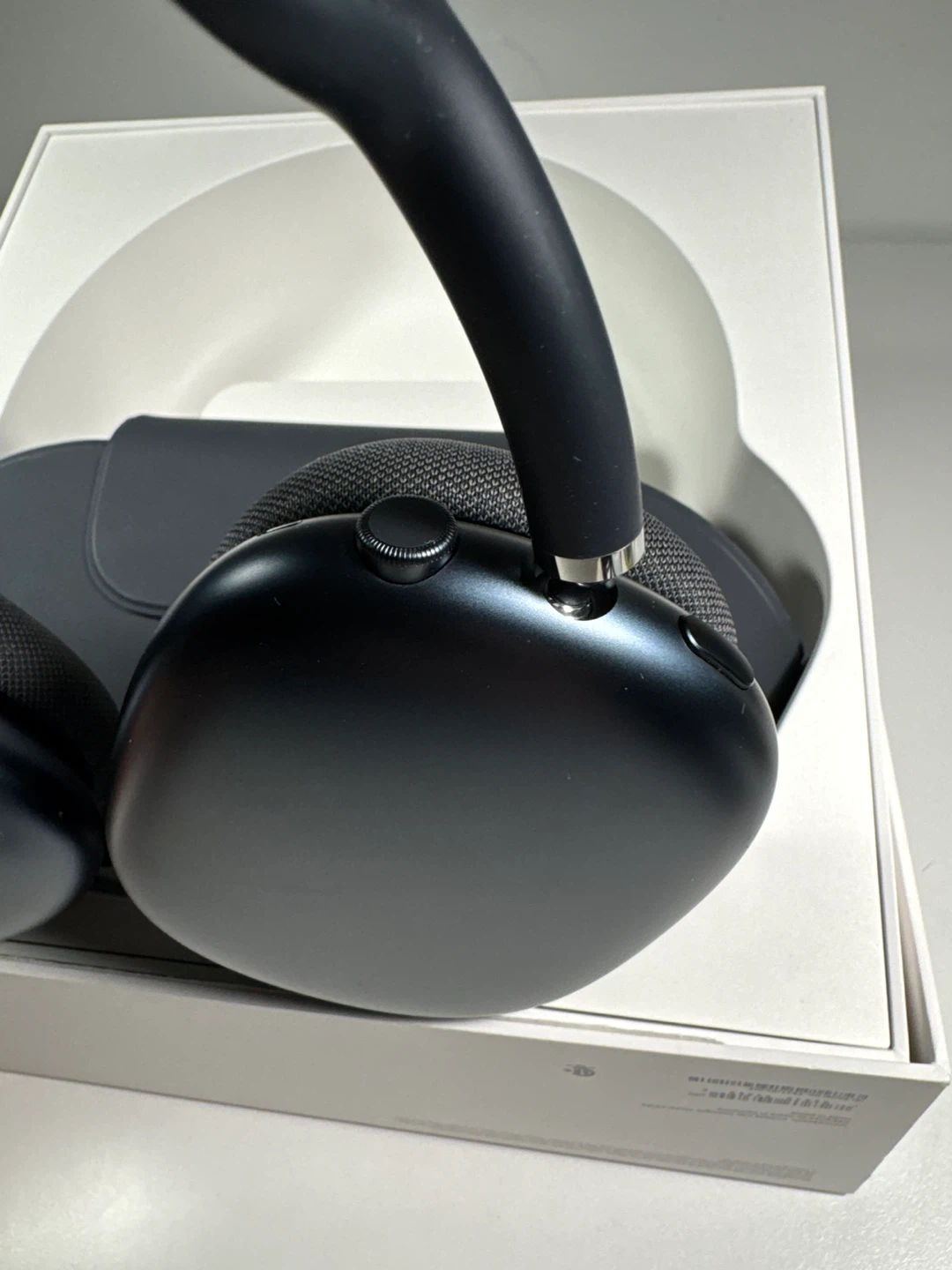 Apple AirPods Max Gen 2 Wireless Over-Ear Headphones - photo 2