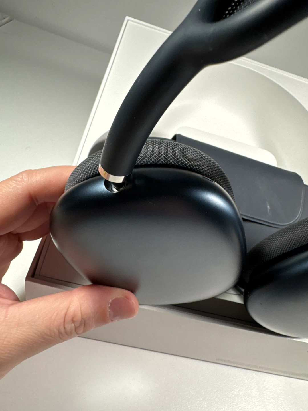Apple AirPods Max Gen 2 Wireless Over-Ear Headphones - photo 3