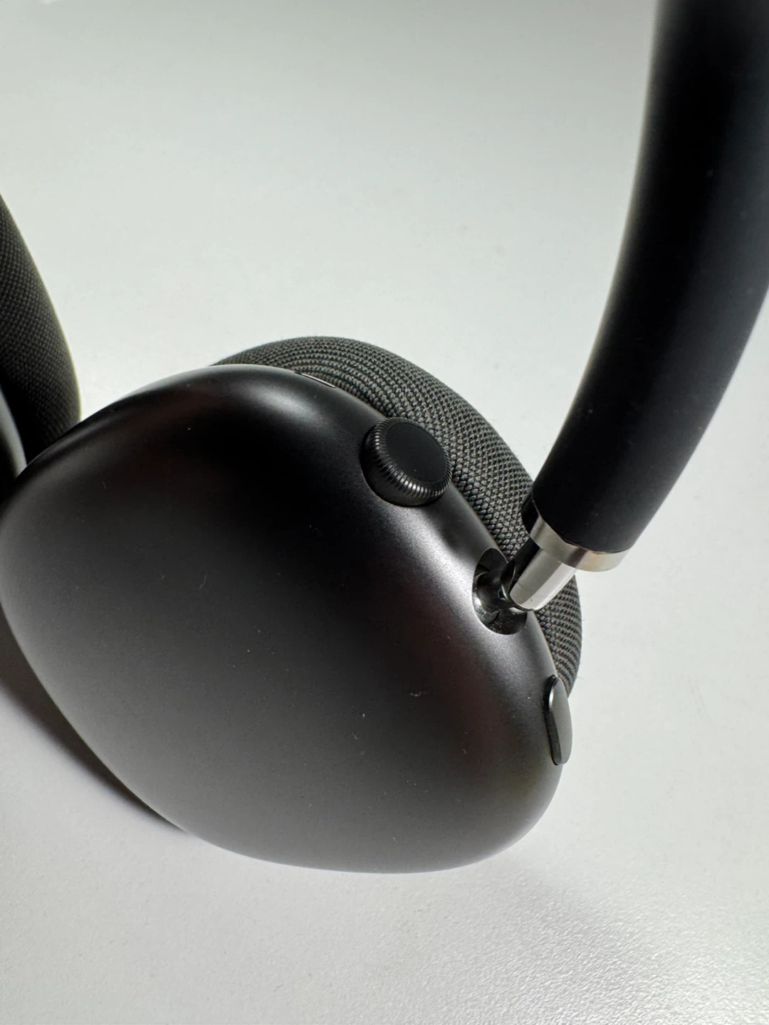 Apple AirPods Max Gen 1 Wireless Noise Cancelling Headphones - photo 3