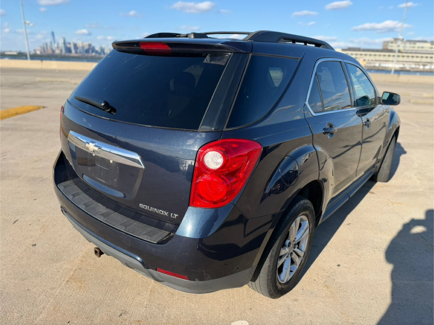 Black Chevrolet Equinox LT SUV - photo 4
