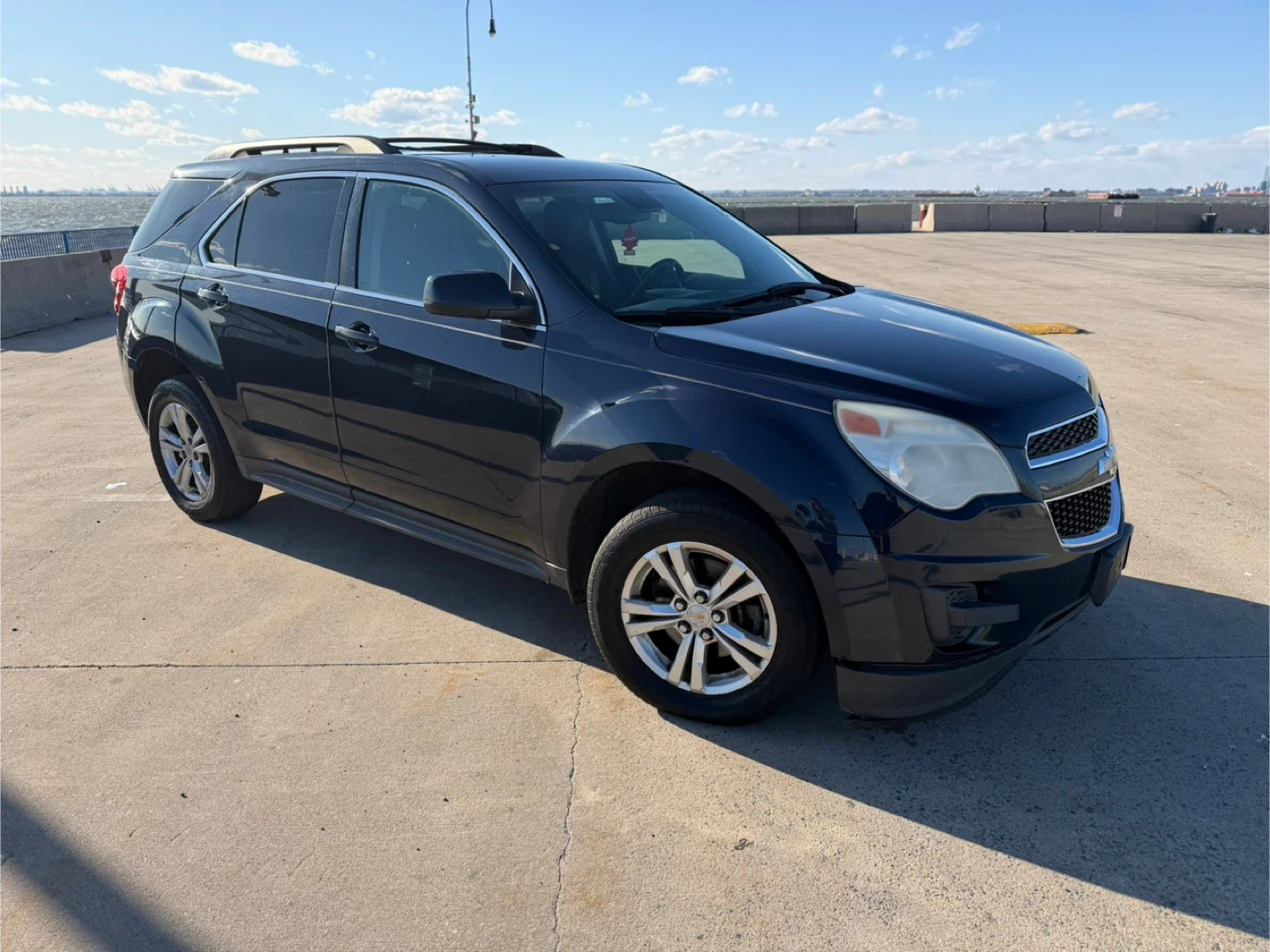 Black Chevrolet Equinox LT SUV - photo 3