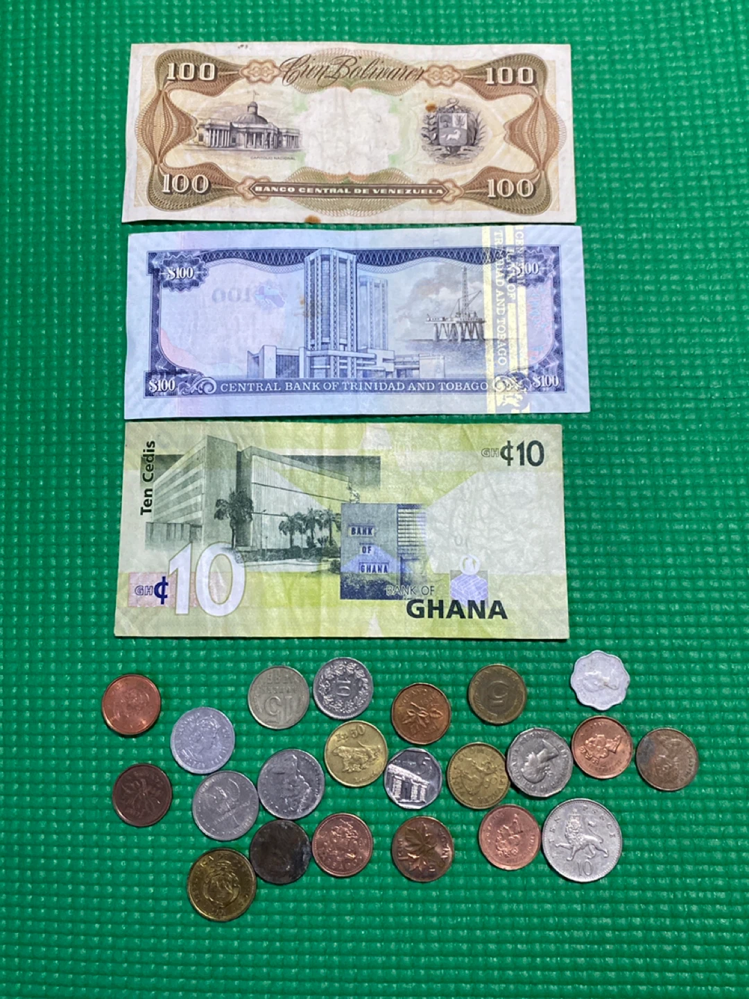 Assorted International Banknotes and Coins - photo 2
