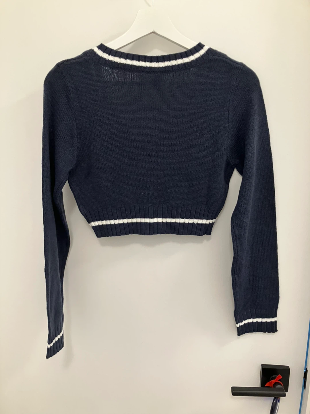 H&M Navy Blue V-Neck Cropped Sweater Size XS - photo 2