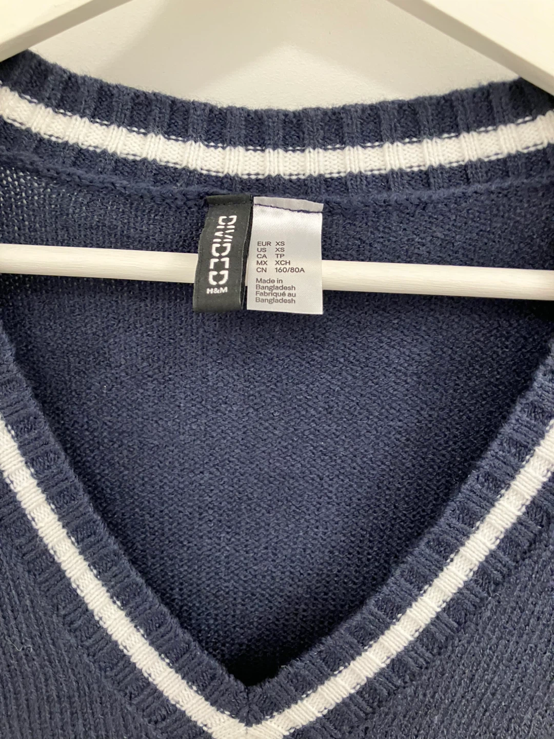 H&M Navy Blue V-Neck Cropped Sweater Size XS - photo 3