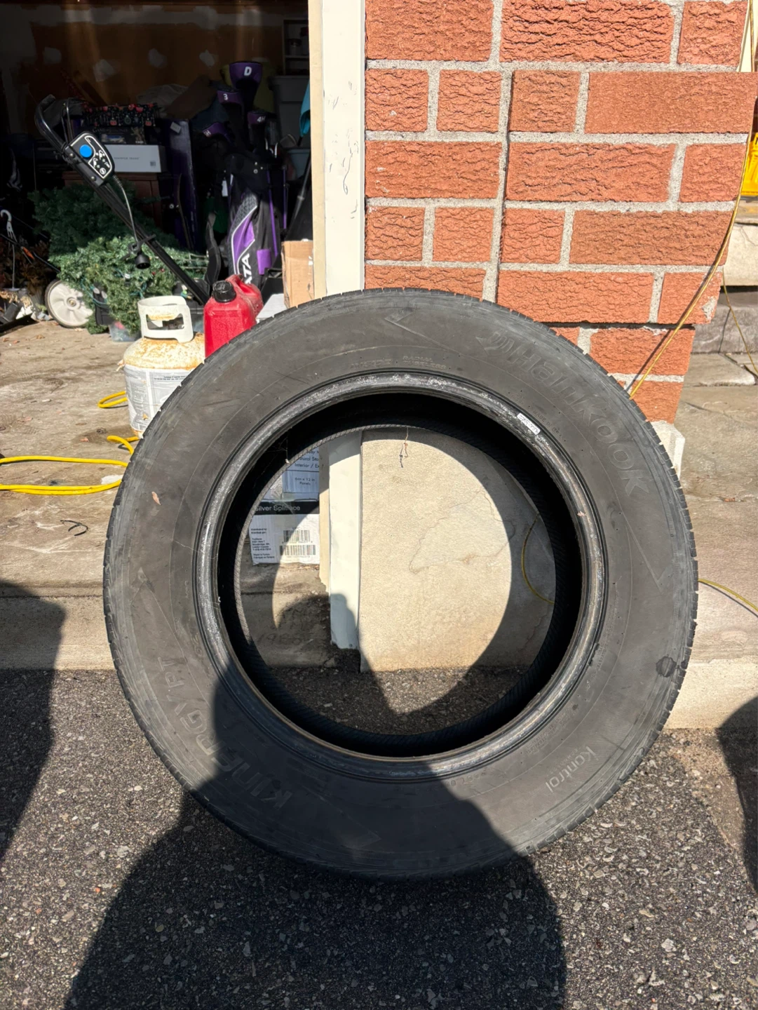 Single tire