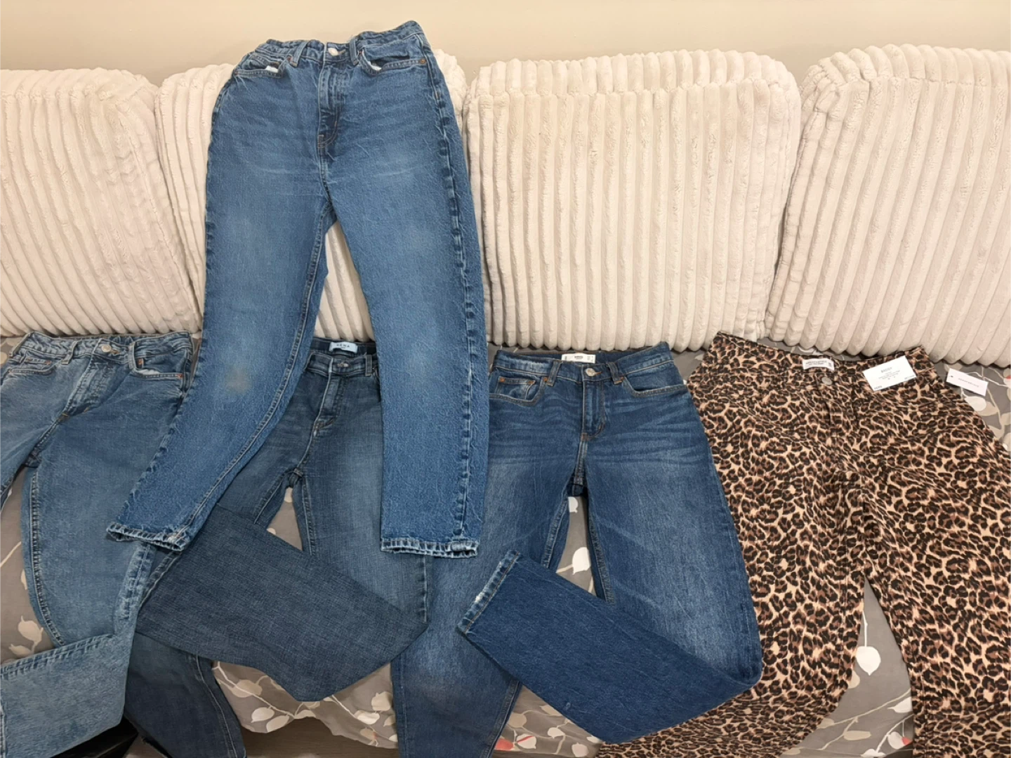 FREE JEANS BUNDLE NEED TO PICKUP TODAY - photo 2