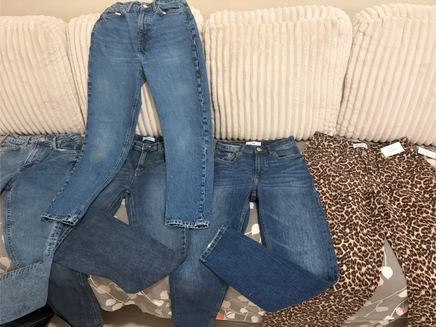 FREE JEANS BUNDLE NEED TO PICKUP TODAY