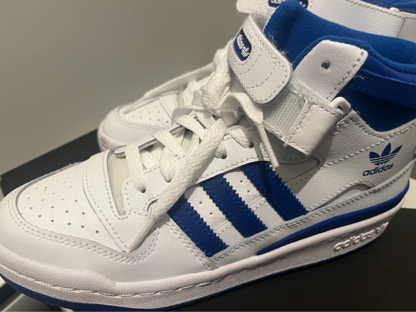 Adidas Forum Mid Shoes - White/Blue