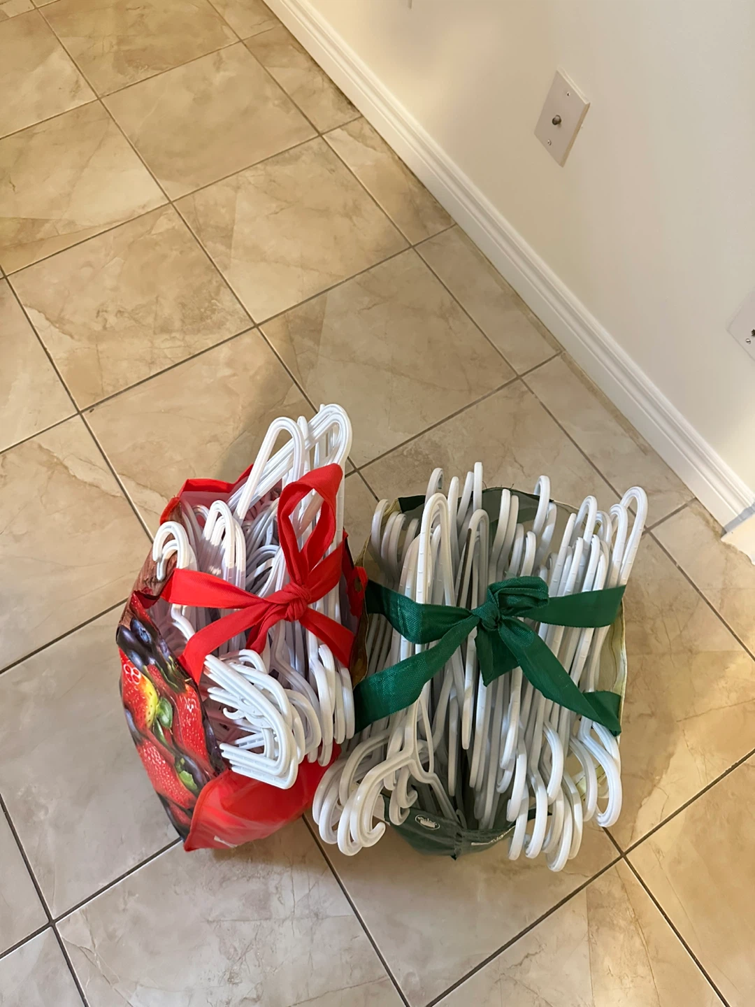 Bag of White Plastic Clothes Hangers - photo 2