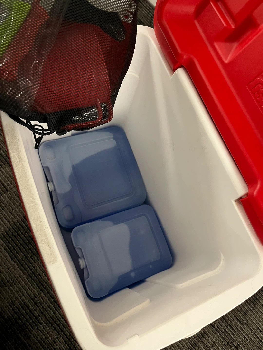 Igloo Red Cooler with Ice Packs - photo 2