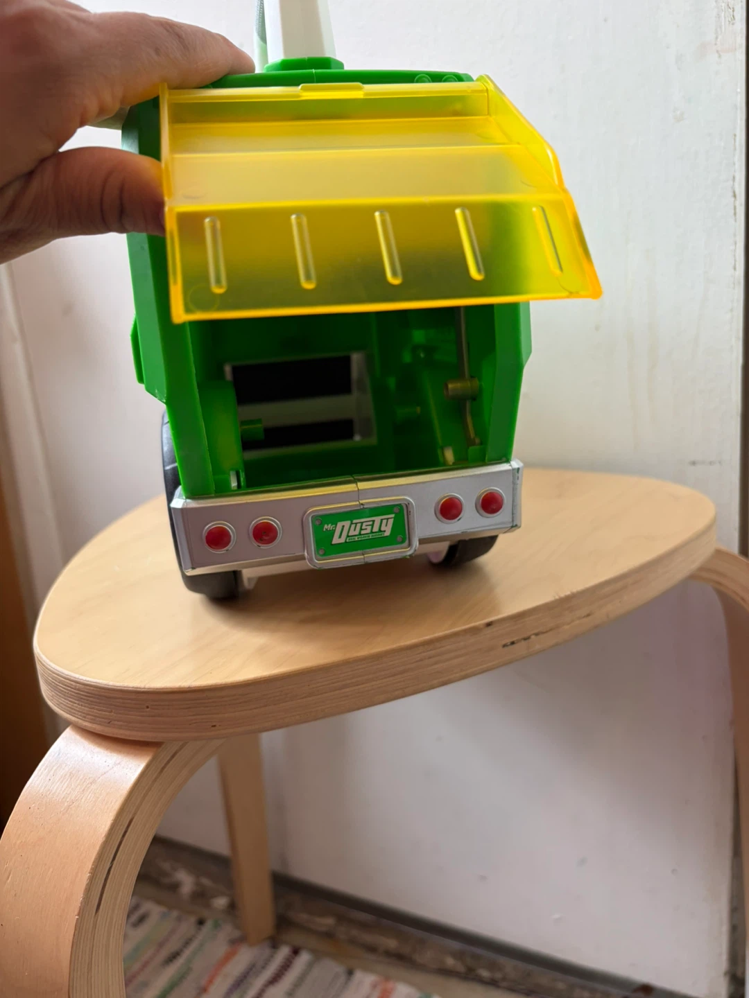 Mr. Dusty The Super Duper Toy Eating Garbage Truck makes sounds - photo 4