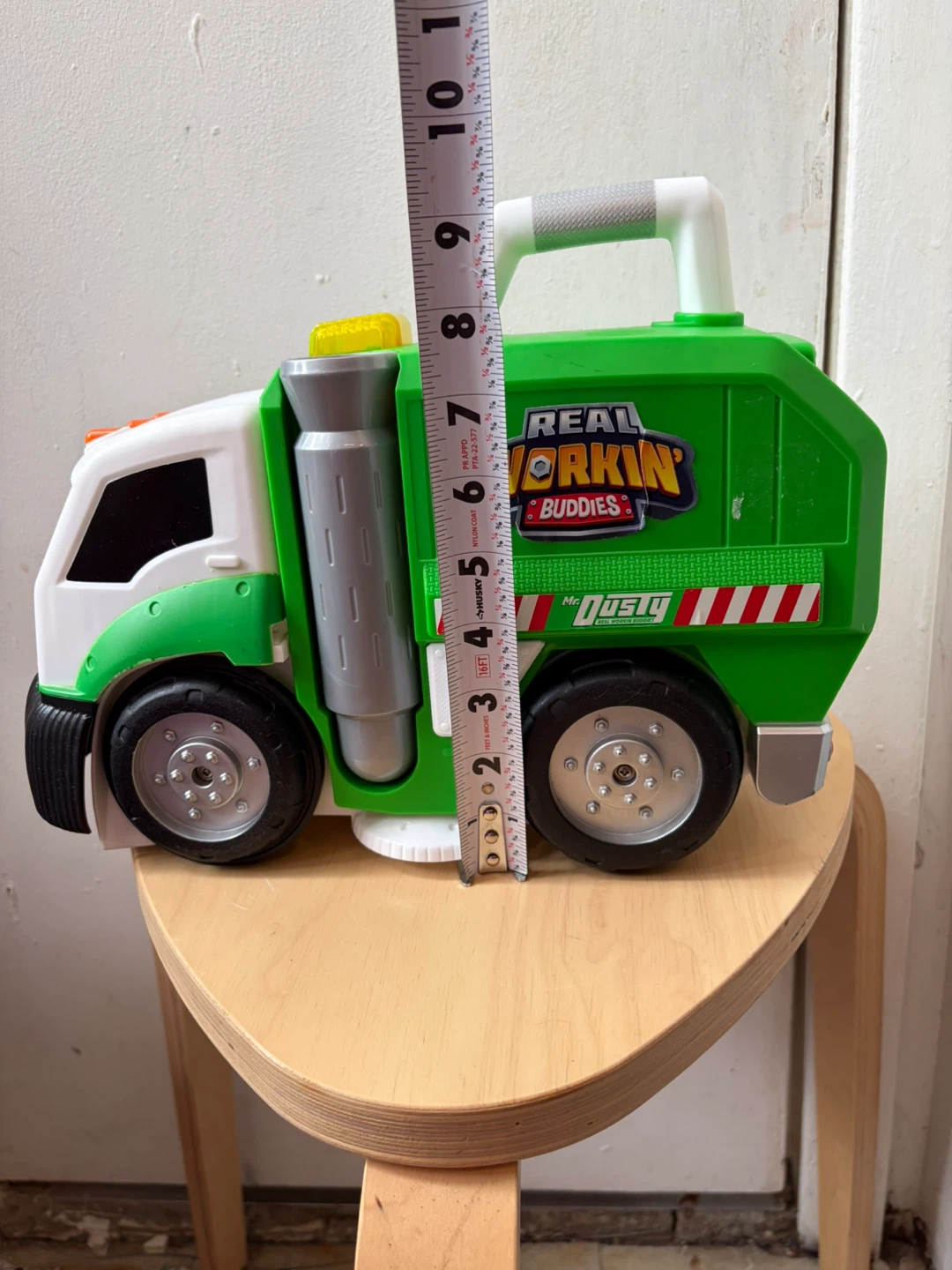 Mr. Dusty The Super Duper Toy Eating Garbage Truck makes sounds - photo 3