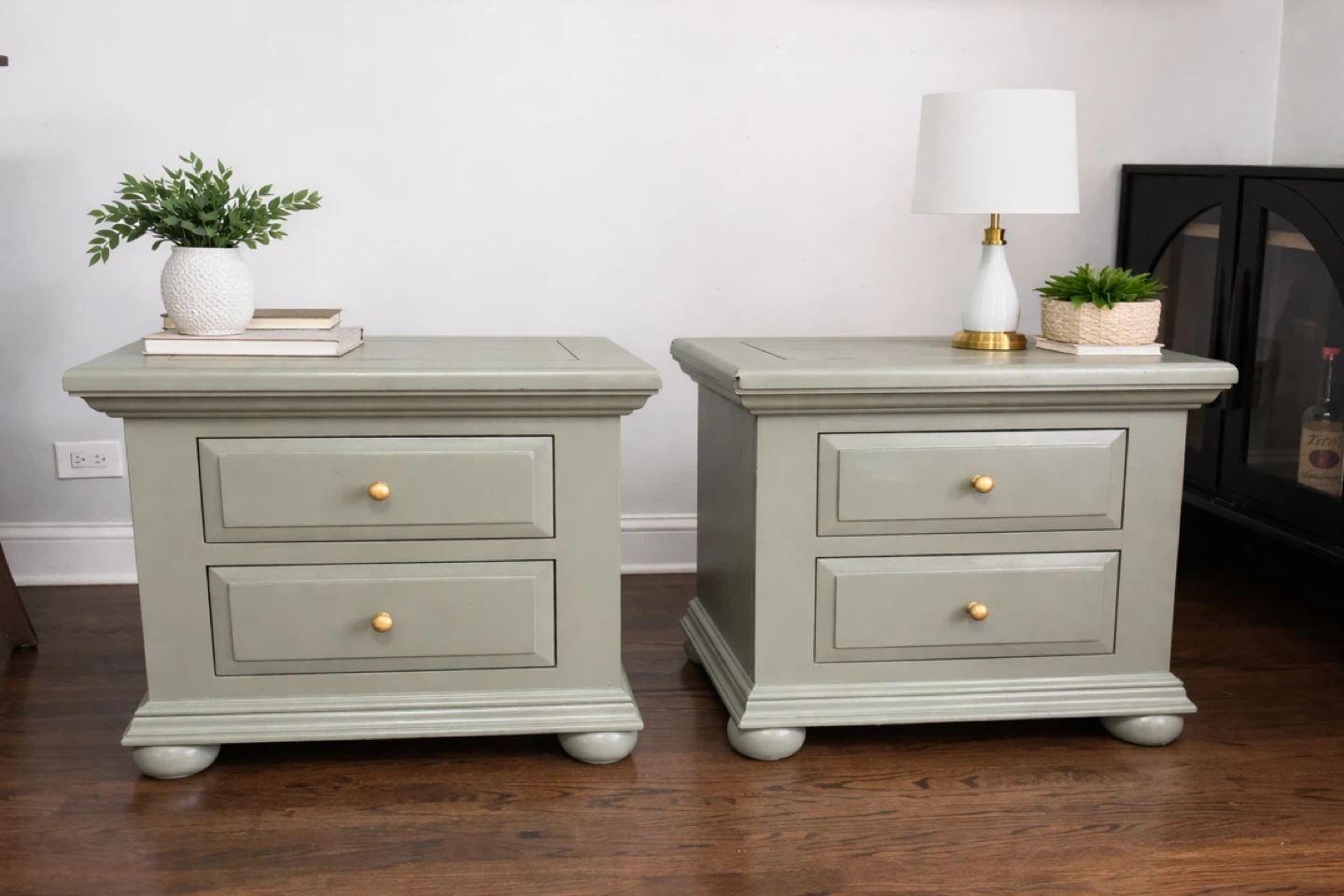 Broyhill green night stands