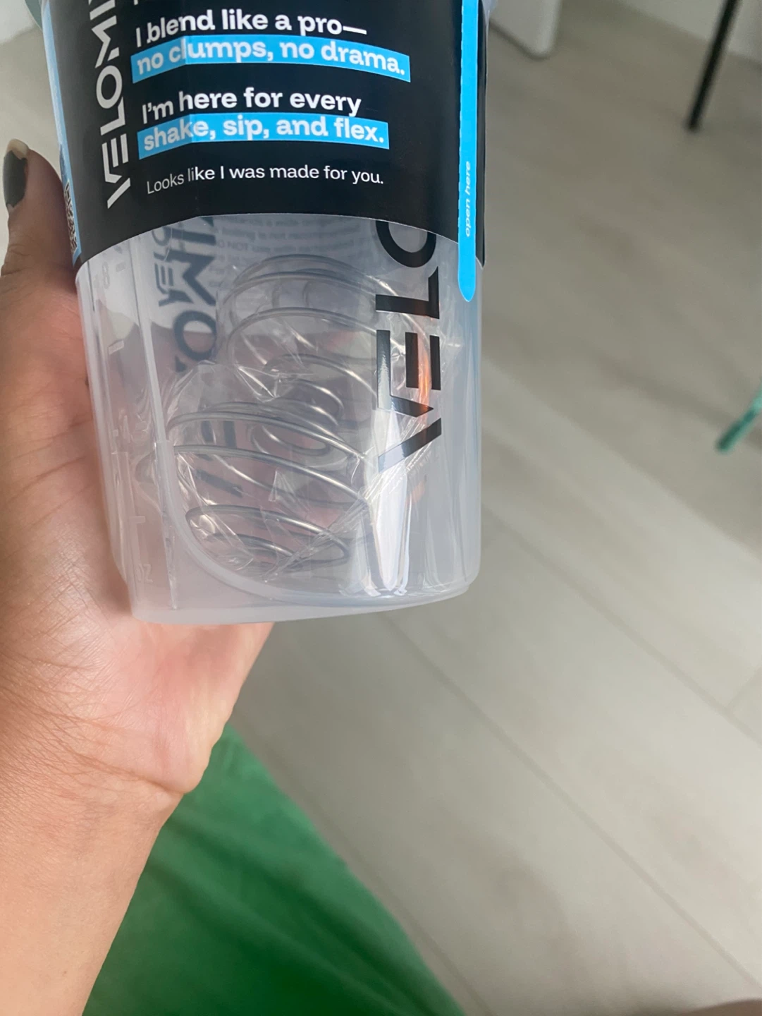 20 oz Protein  Shaker Bottle with Mixer-New - photo 2