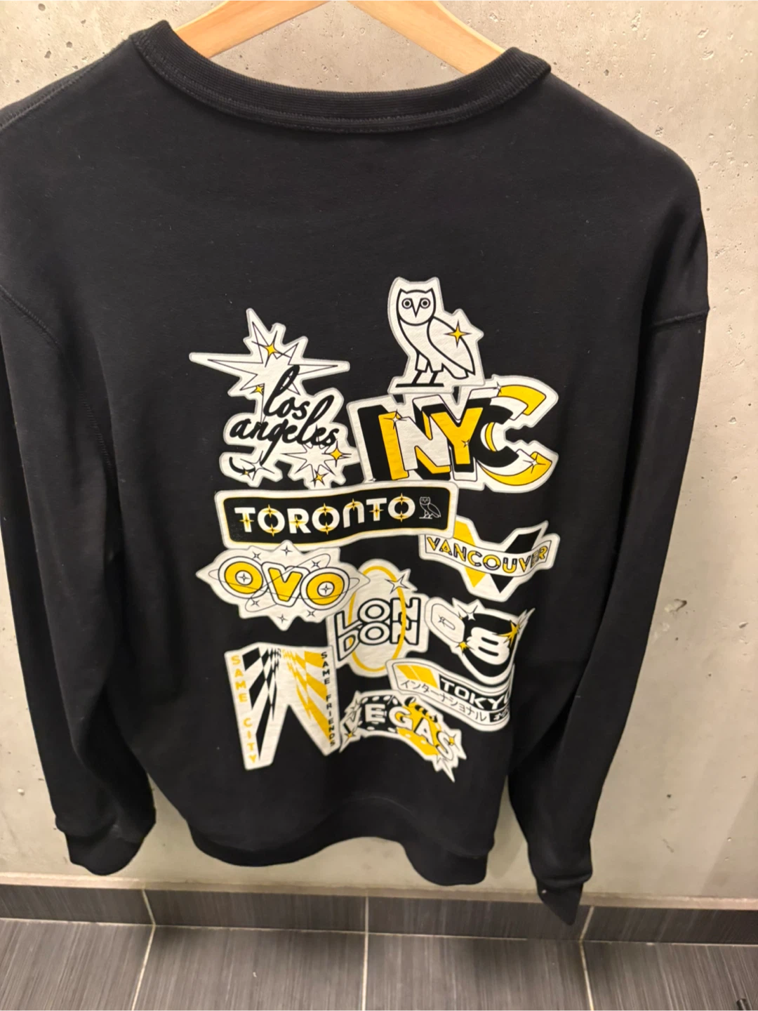 OVO October's Very Own "World Tour" Crewneck Sweatshirt - Medium - photo 2