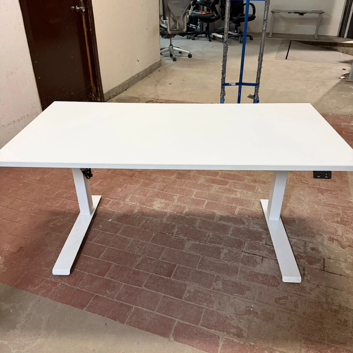 Electric Standing Desk – Dual Motor - photo 3