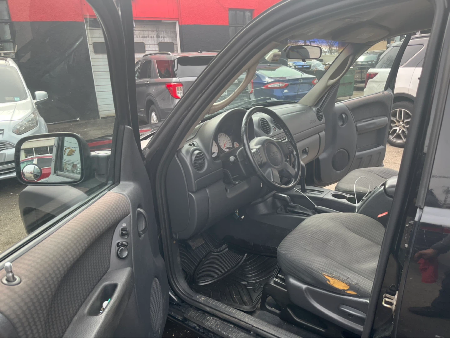 2002 Jeep Liberty Sport SUV - Black - photo 4