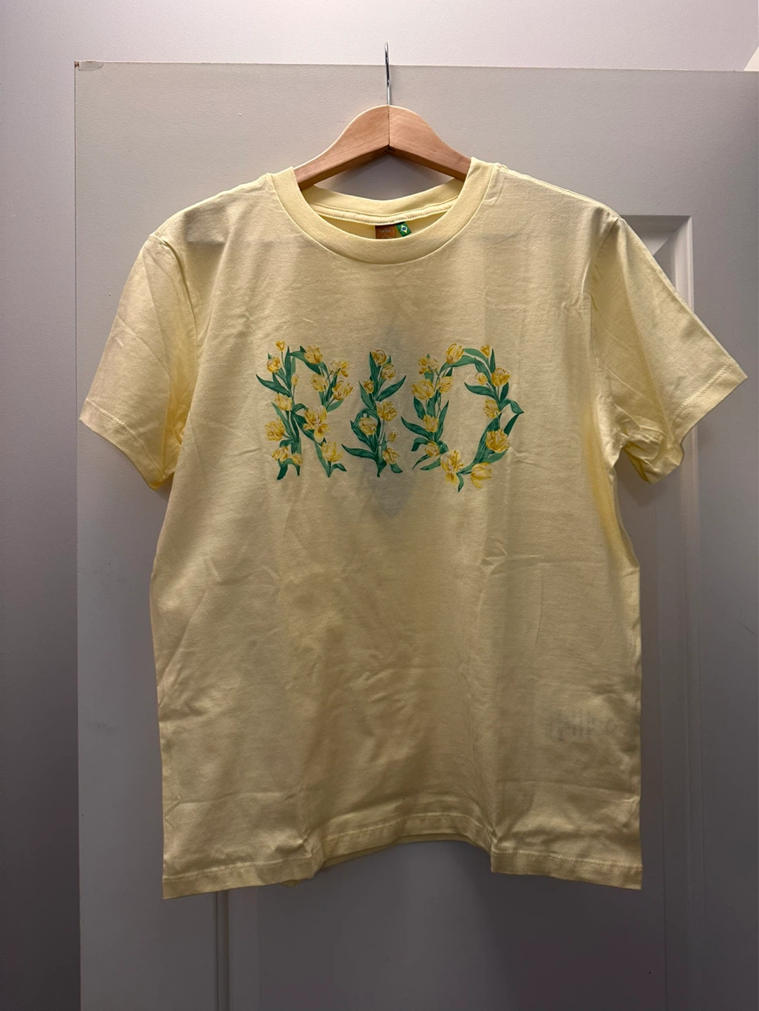 Farm Rio soft yellow t-shirt