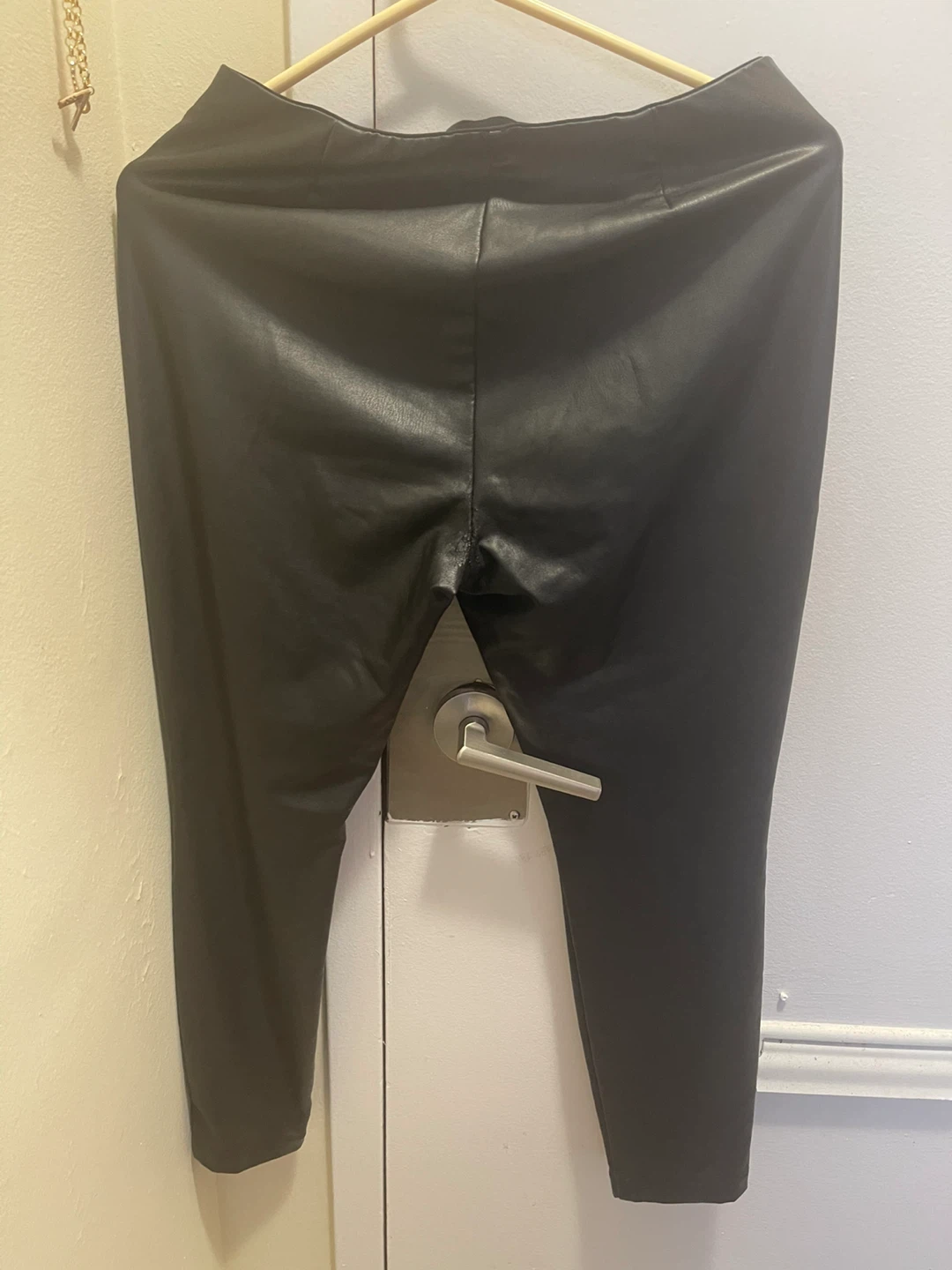 Banana Republic Faux Leather Pants Black Size 8 - photo 3
